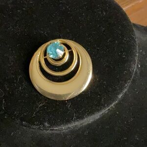 Vintage Gold Tone Brooch (4717) Blue Topaz Rhinestone